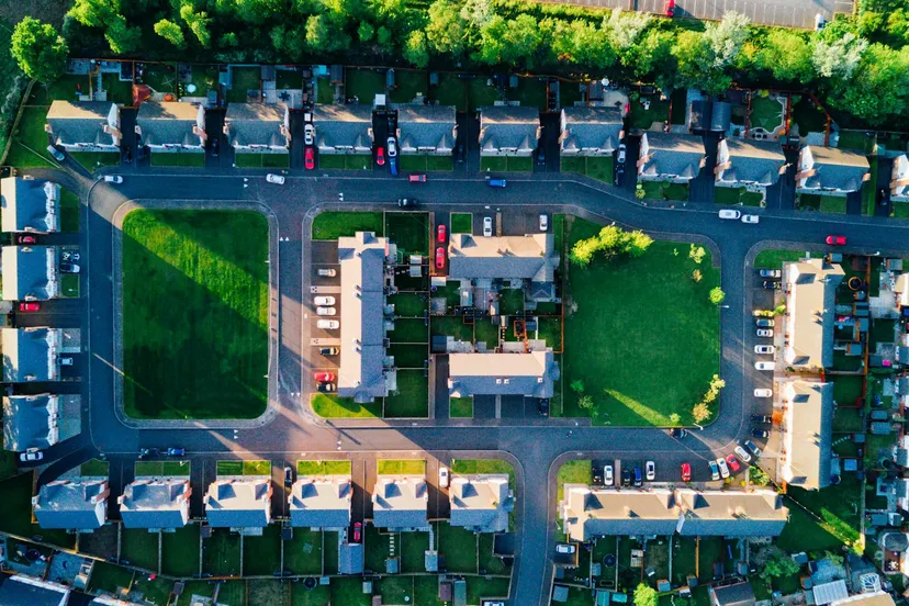 Woningen-bovenaanzicht-pexels-kelly