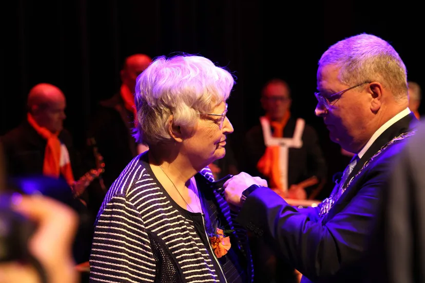 Andrea-Commissaris-01