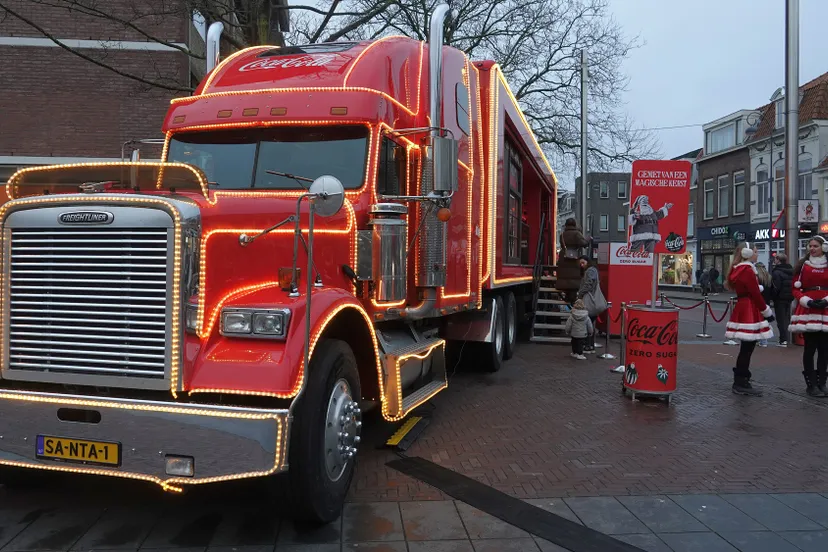 cola santa truck 01a