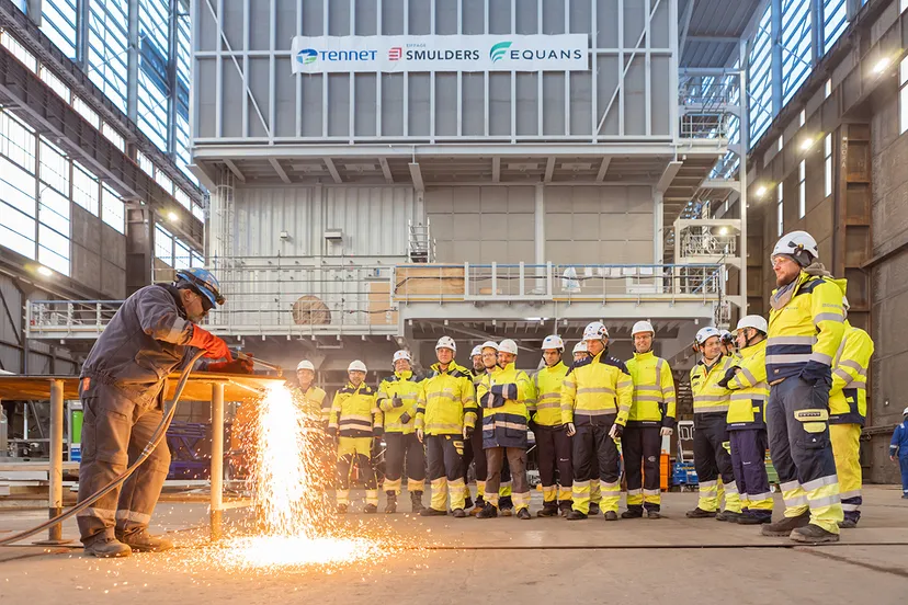 first steel cut topside voor platform hollandse kust west beta op werf van equans in hoboken belgie fotograaf crossing zebra