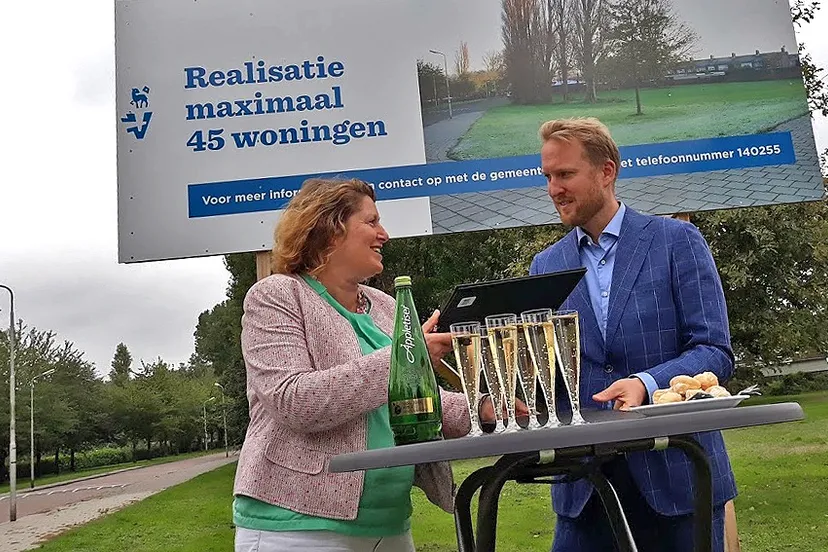 timpaan en gemeente velsen tekenen overeenkomst 45 woningen