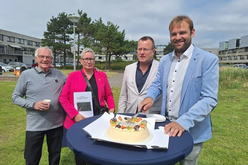 vlnr john riechelman penningmeester wijcarla voogt voorzitter wijdanny diemeer directeur belle vue wonen en wethouder sander smeets 1 1