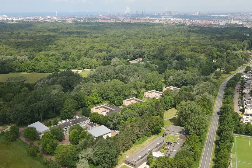 vogelvluchtfoto van het gebied aan de duin en kruidbergerweg 1 te driehuis 1