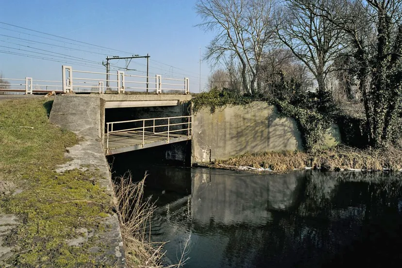 zijaanzicht westelijke sluis halfweg 20333369 rce