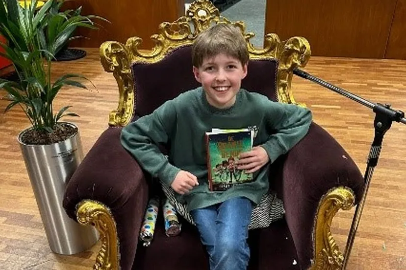 afbeelding jules broekhof voorleeswedstrijd bibliotheek velsen