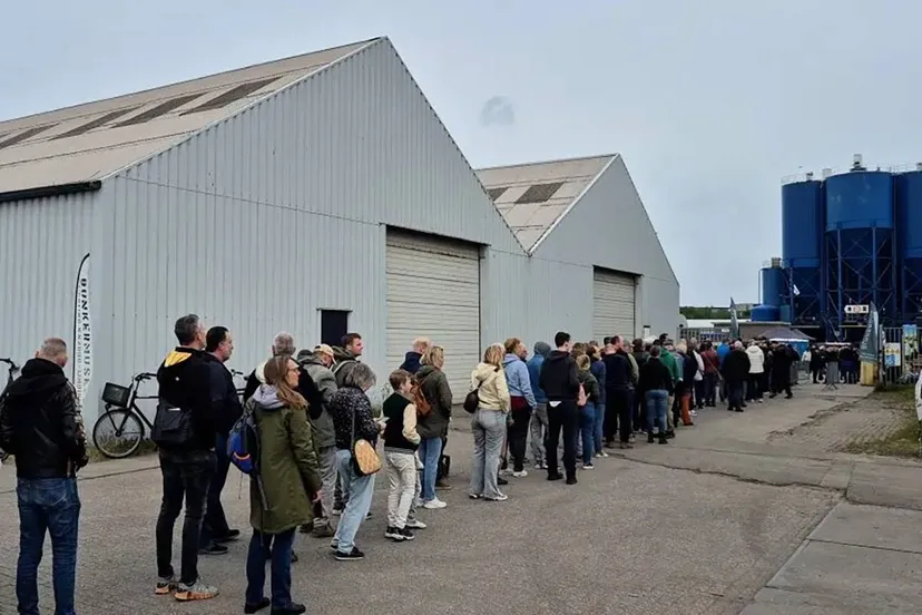 bezoekers in de rij 1024x576 kopieren