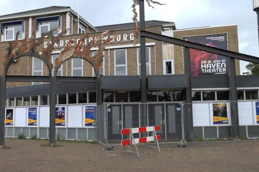 sloopwerkzaamheden stadsschouwburg velsen gestartjpg