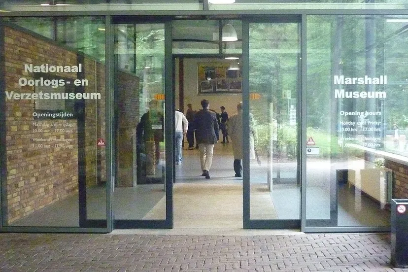 1200px oorlogsmuseum overloon