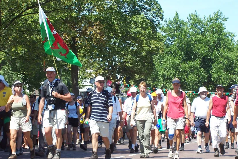 intocht vierdaagse 2006 dag 1