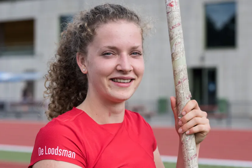 200801fleur van der linden polsstokhoog ph vught foto ed turk j201429a