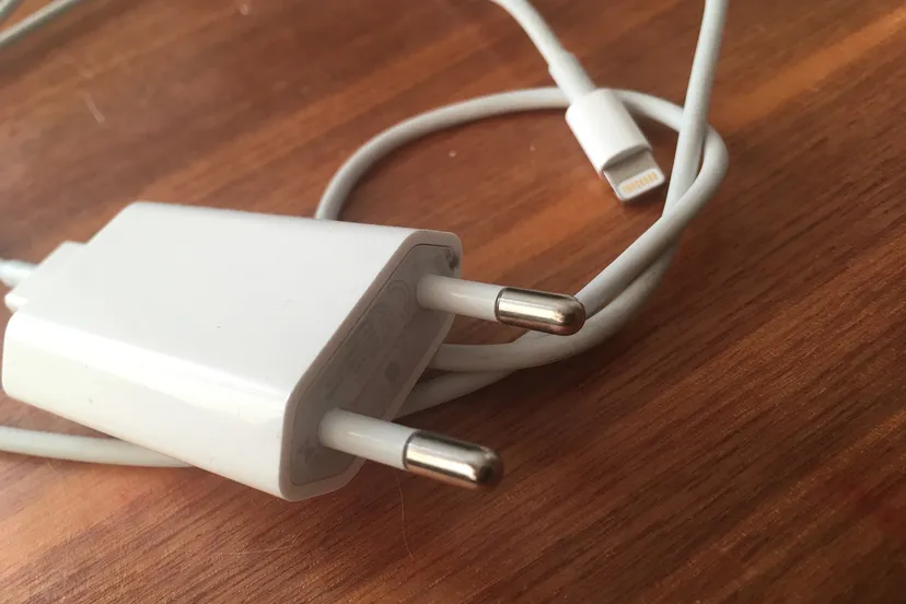 battery charger 1304298 1280