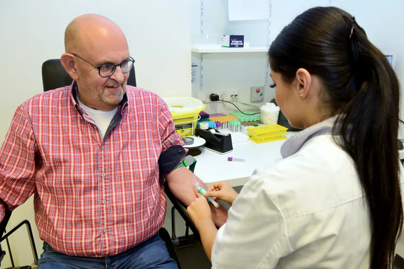 bloedprikken jbz 4000