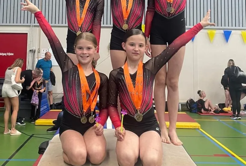 boven vlnr isa den ouden nienke van loon vajen heijman onder vlnr mirle van t hullenaar lorainn kosztka