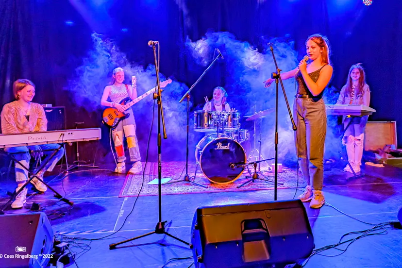 five by tune out event 003