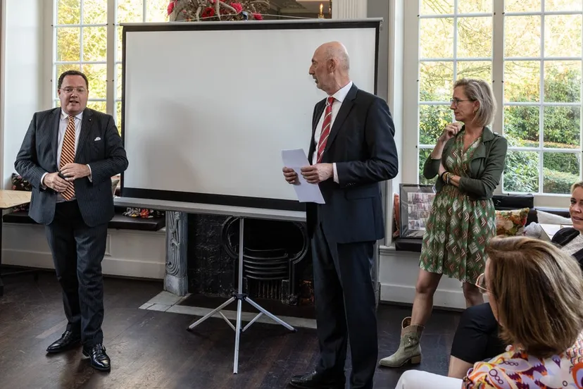 foto 10 jaar ocv pers 1