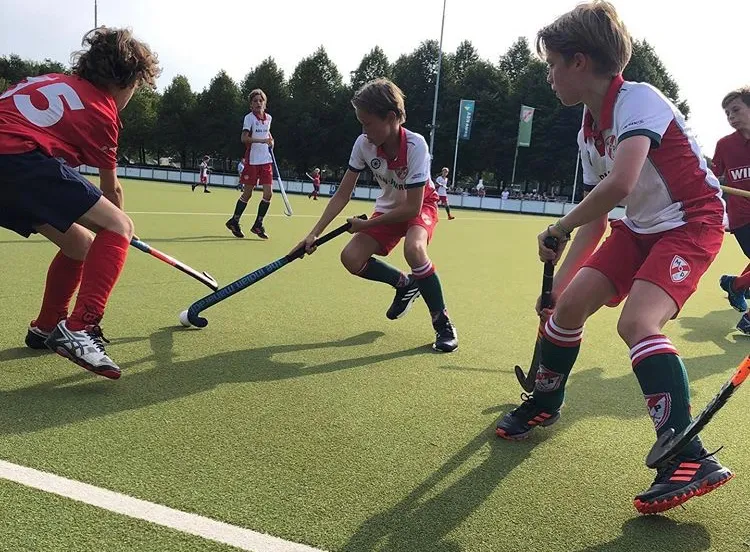 foto hockey jeugd hc mop