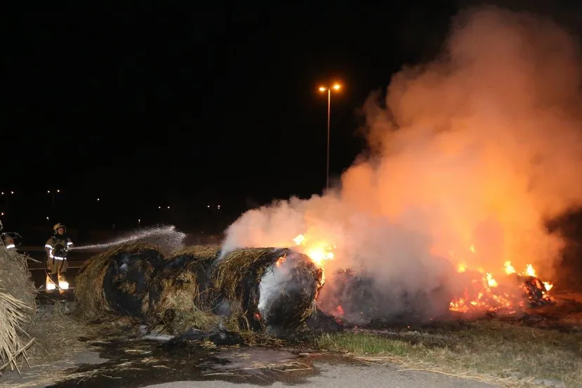 hooibalen in brand hoge poeldonk den bosch 2