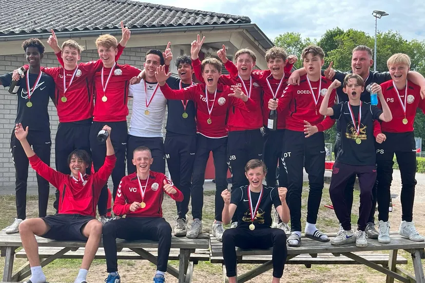 jo15 1 kampioen 22 23