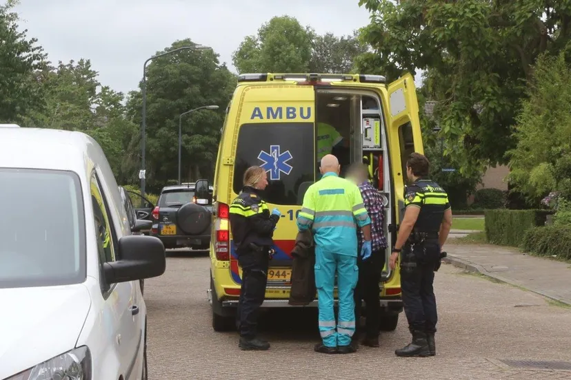 man uit water gered door visser vught 1