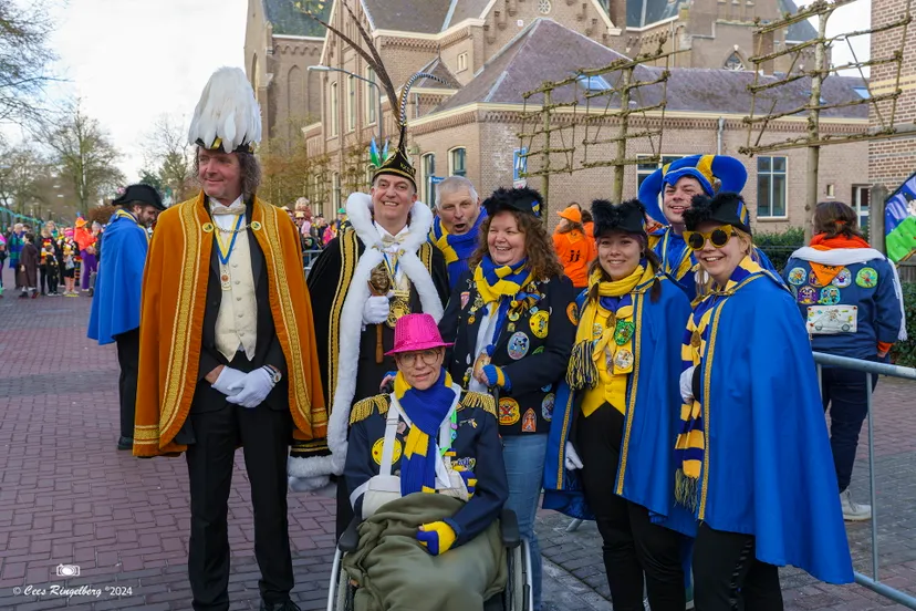 optocht in kneutergat 2024 052