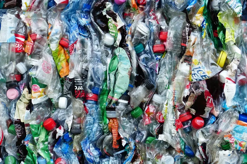 plastic bottles 115071 1280