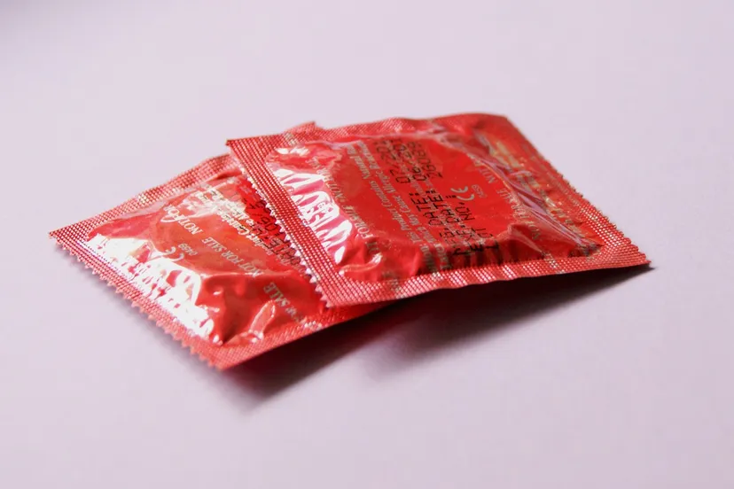 red condoms 849407 1280