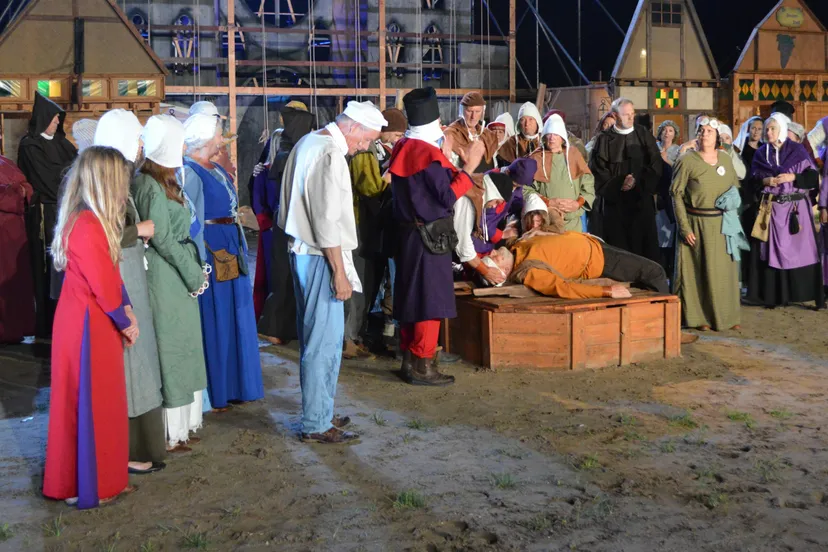 strijd om de kathedraal persfoto scaled