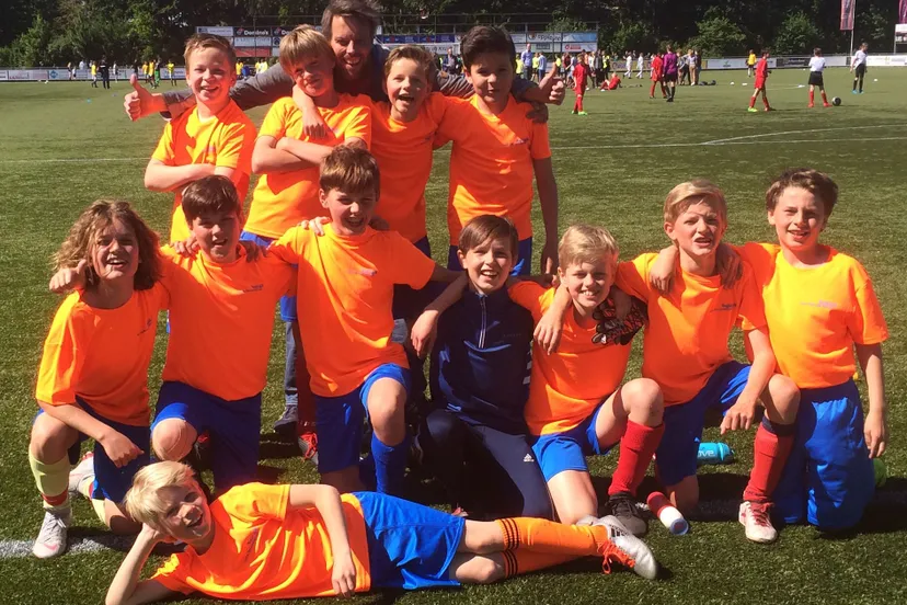 teamfoto lichtstraat groep7 8 2019