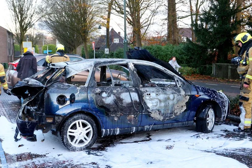 2024 12 02 meesters multi media fotos autobrand baron van hovelplein vught3