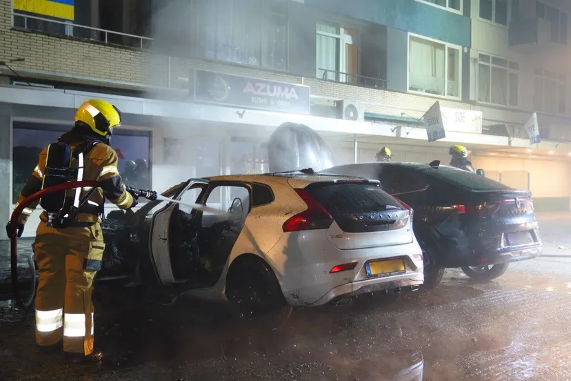 2024 12 27 meesters multi media fotos twee autos uitgebrand oude vlijmenseweg den bosch2