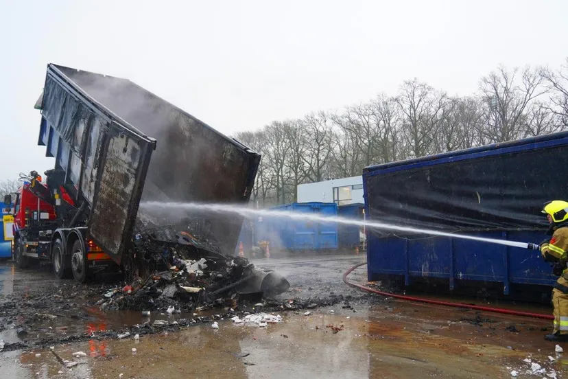 2025 01 01 meesters multi media fotos brand container milieustraat de ketting vught5