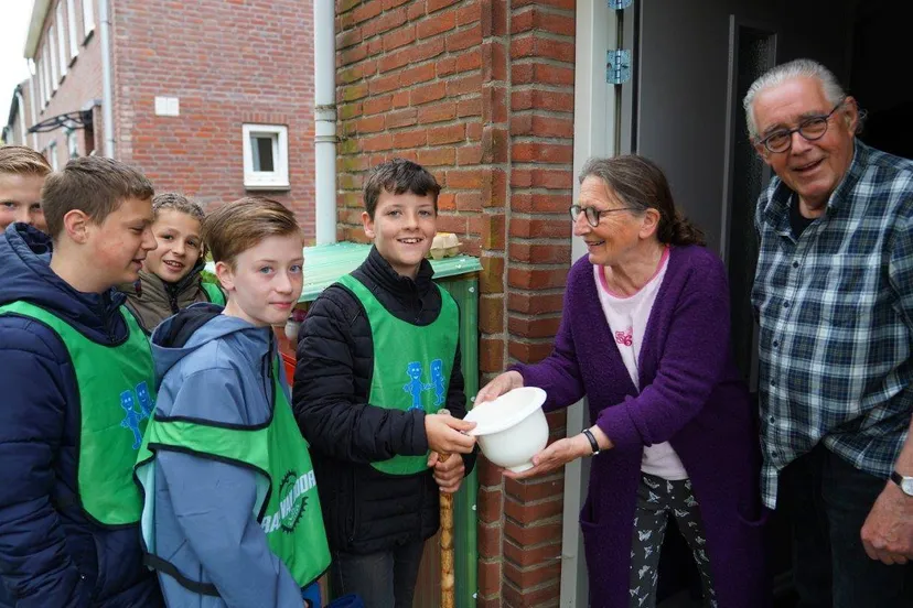 2025 04 14 meesters multi media fotos paaseiren ophalen helvoirt6