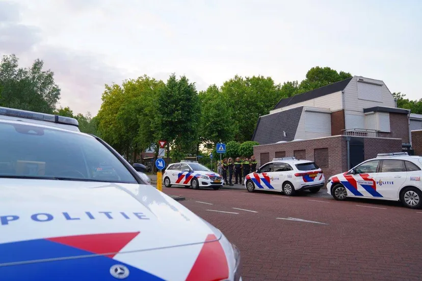 2025 05 25 meesters multi media fotos auto beschotten vincent van goghstraat hintham6