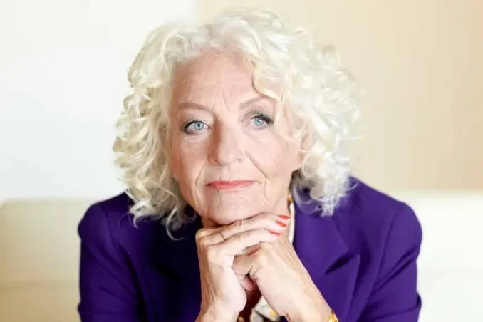 251003 VOORLEESLUNCH NELLEKE NOORDERVLIET