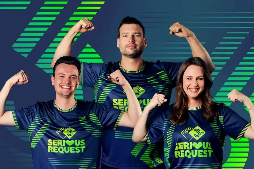 glazen-huis-dj-s-met-spierbal-68f5ee6ce990e