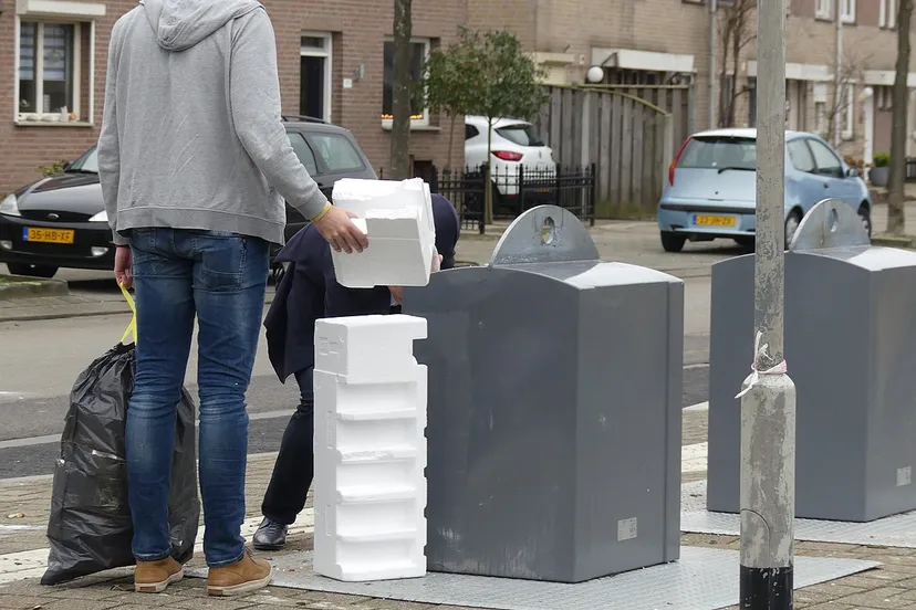 1199px afvalcontainer overkroeten p1120136