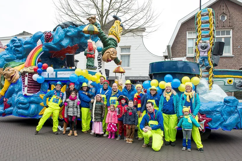 13 optocht waalwijk rampgevallen