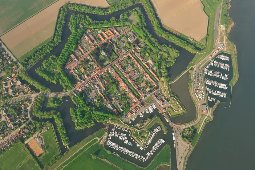 1584 1881d94f8a4805e3aaf5985d1e7860ad