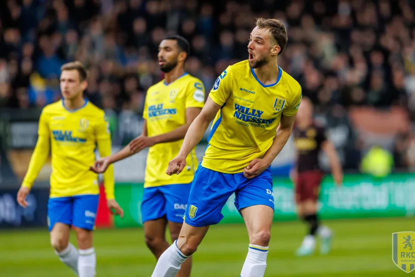 53685300698 d9d10472c1 k