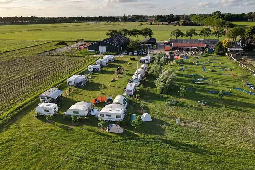 achterzijde camping aanzicht natuurspeeltuin drone waleuk waalwijk dji 0442