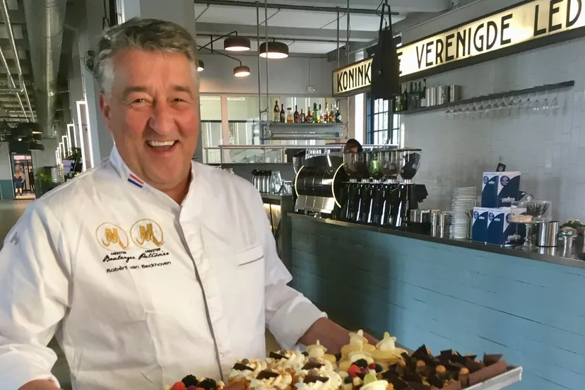 bij robrt za 1 dec in theater de leest waalwijk