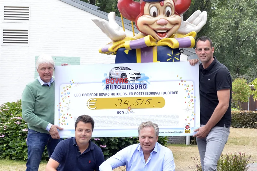 bovag overhandiging cheque villa pardoes