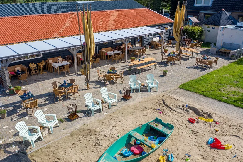 bovenaanzicht terras en zandbak waleuk waalwijk dji 0798 hdr