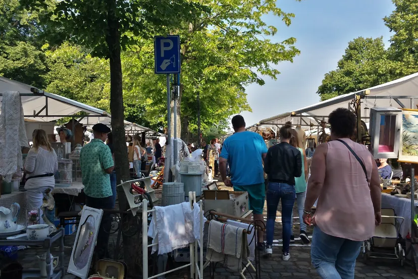 brocante markt 01 08