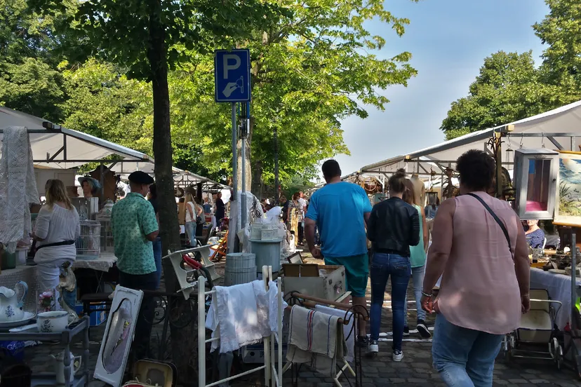 brocante markt 01 08