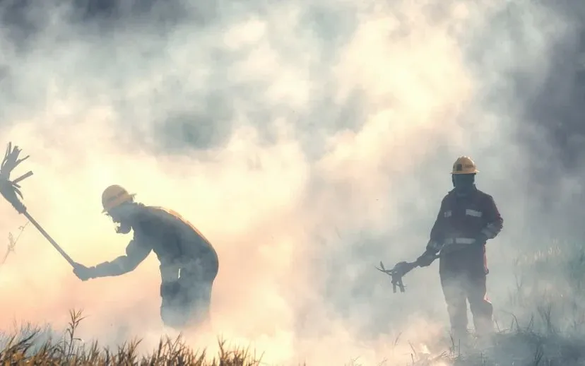 firemen 7692818 1280 915x518 1