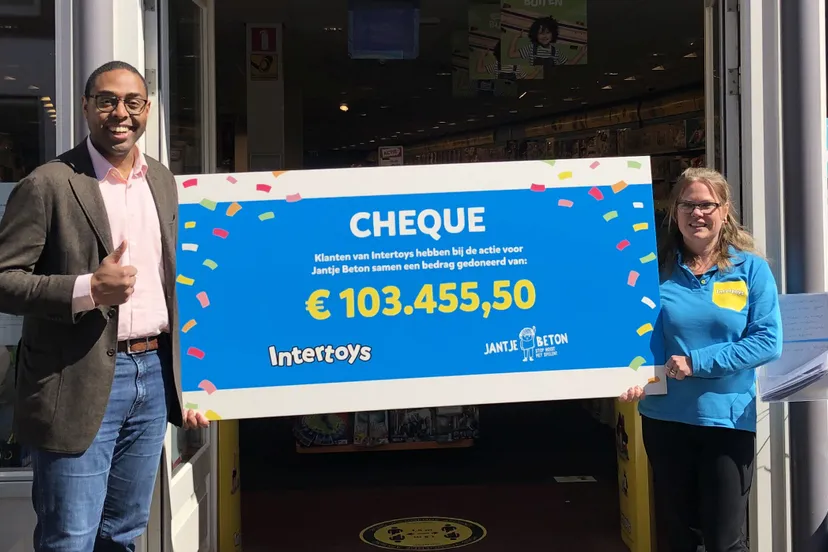 foto persbericht cheque uitreiking