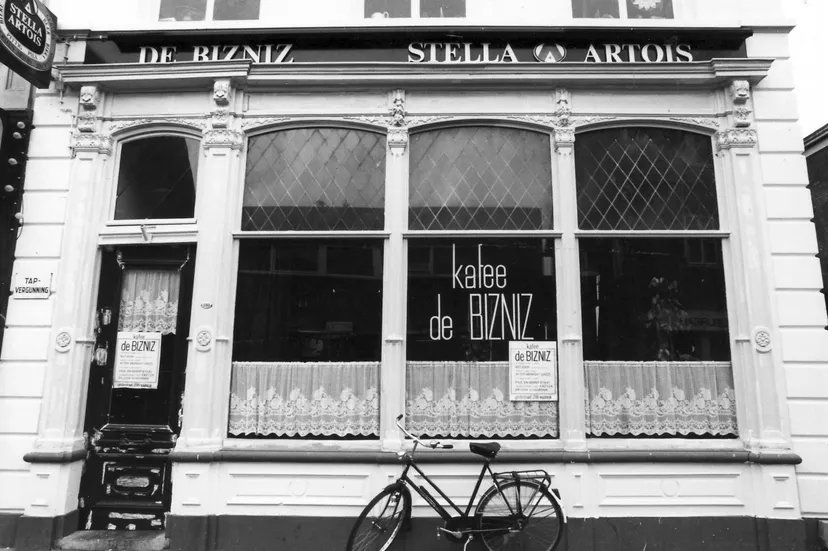 gevel kafee de bizniz ps