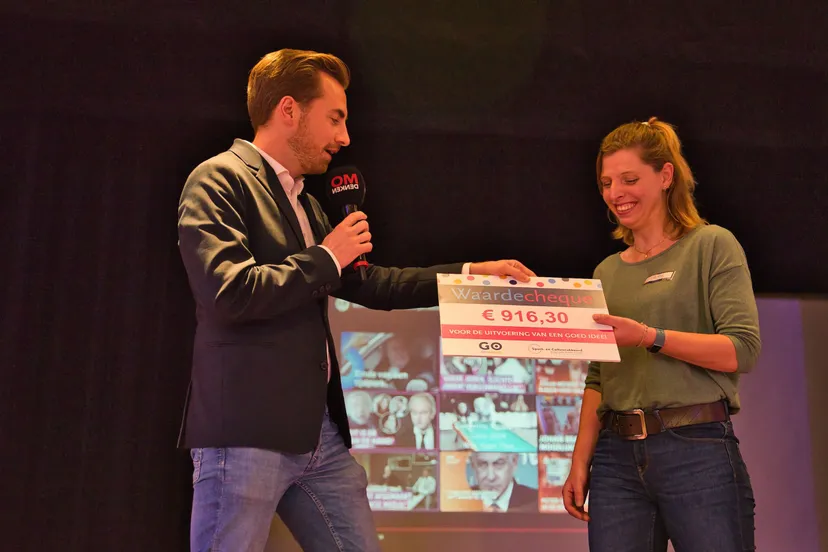 gowaalwijk sportencultuurakkoord cheque aan buurtsportwerker elke forkink roebies fotografie