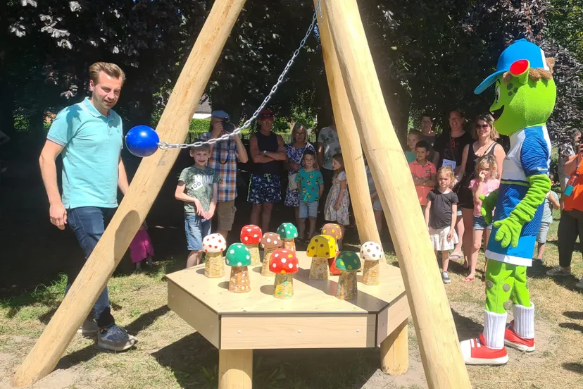 het kabouterkegelspel in gebruik genomen door wethouder klerkx stijn en sjors sportief